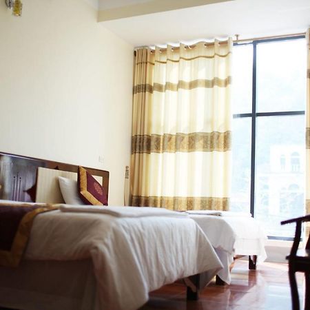 Agri Hotel Diện Biên Phủ Buitenkant foto