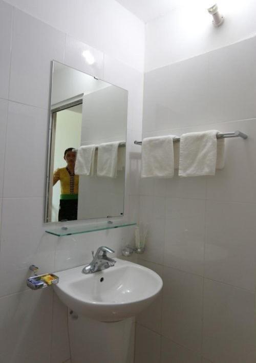 Agri Hotel Diện Biên Phủ Buitenkant foto